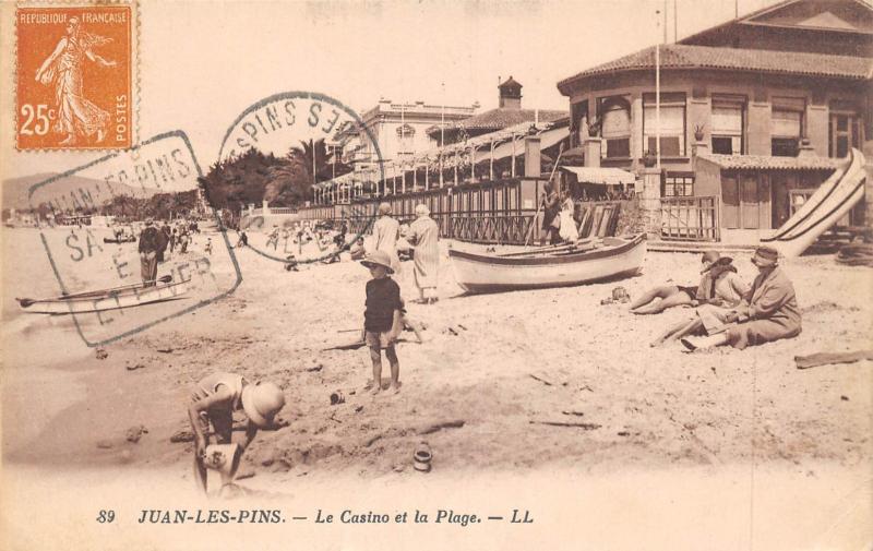 Carte postale ancienne Juan Les Pins - Le Casino Et La Plage
