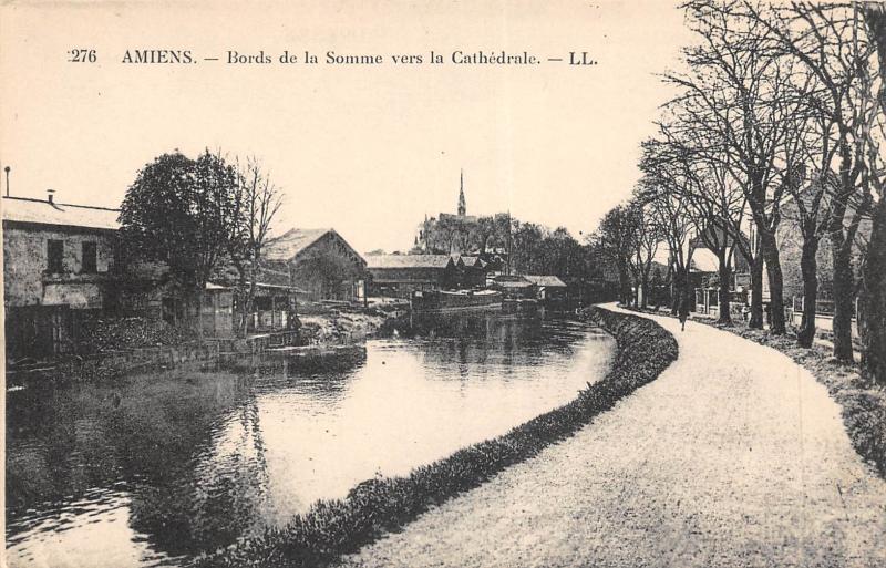 Carte postale ancienne Amiens - Bords De La Somme Vers La Cathedrale à Amiens