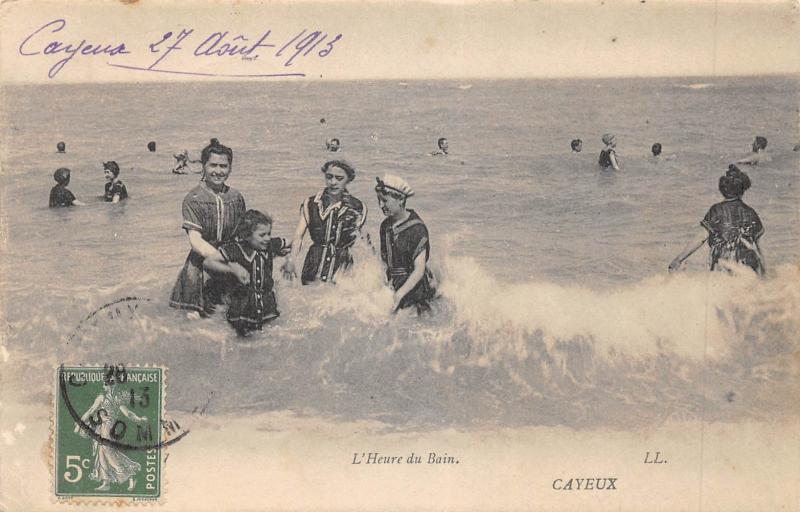 Carte postale ancienne Cayeux - L'Heure Du Bain