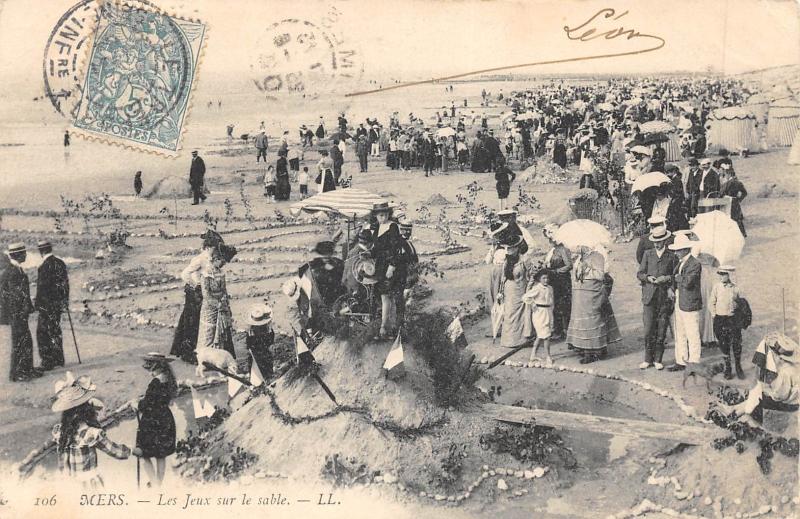 Carte postale ancienne Mers - Les Jeux Sur Le Sable