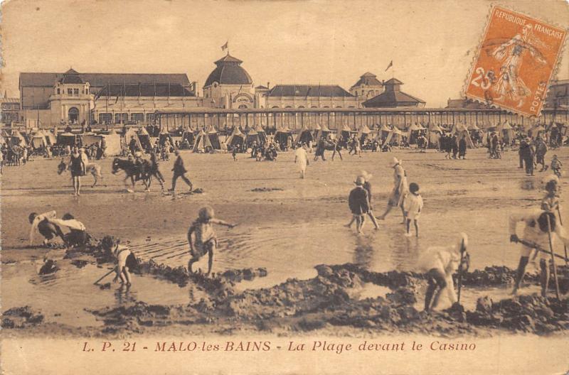 Carte postale ancienne Malo Les Bains - La Plage Devant Le Casino