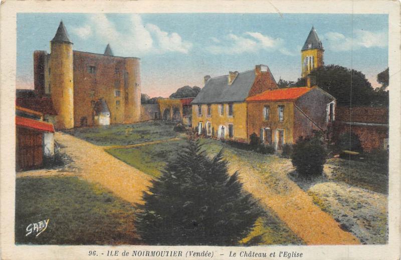Carte postale ancienne Ile De Noirmoutier - Le Chateau Et L'Eglise