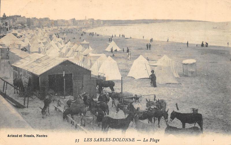 Carte postale ancienne Les Sables D'Olonne - La Plage aux Sables-d'Olonne