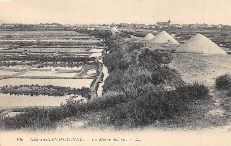 Carte postale ancienne Les Sables D'Olonne - Marais Salants aux Sables-d'Olonne