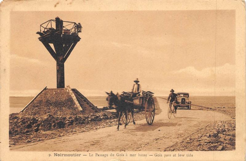 Carte postale ancienne Noirmoutier - Le Passage Du Goa A Mer Basse