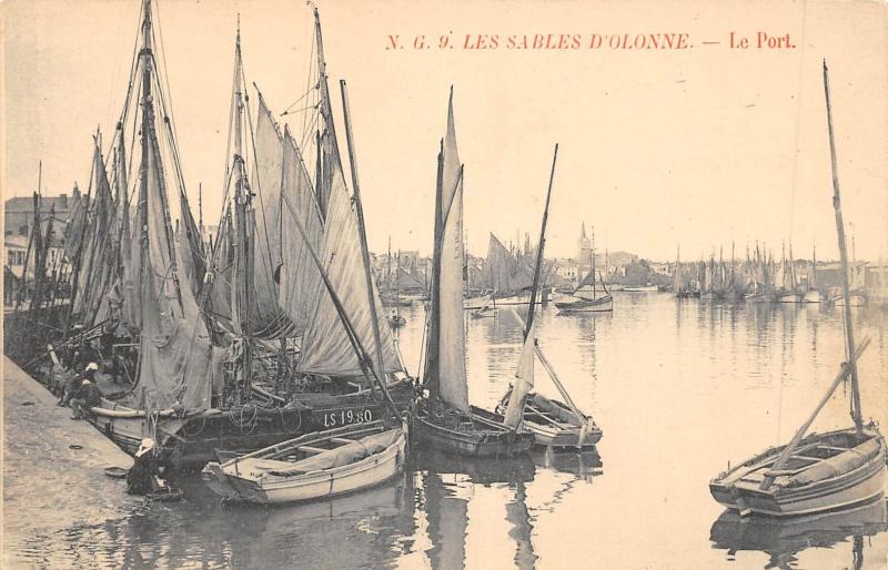 Carte postale ancienne Les Sables D'Olonne - Le Port aux Sables-d'Olonne