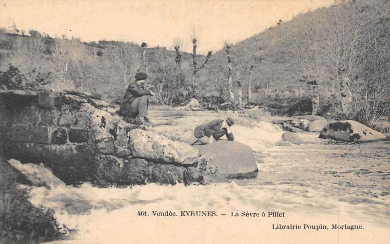 Carte postale ancienne Evrunes - La Sevre A Pillet