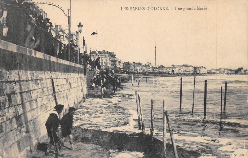 Carte postale ancienne Les Sables D'Olonne - Une Grande Maree aux Sables-d'Olonne