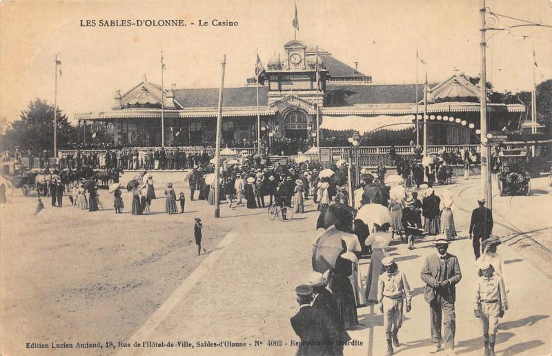 Carte postale ancienne Les Sables D'Olonne - Le Casino aux Sables-d'Olonne