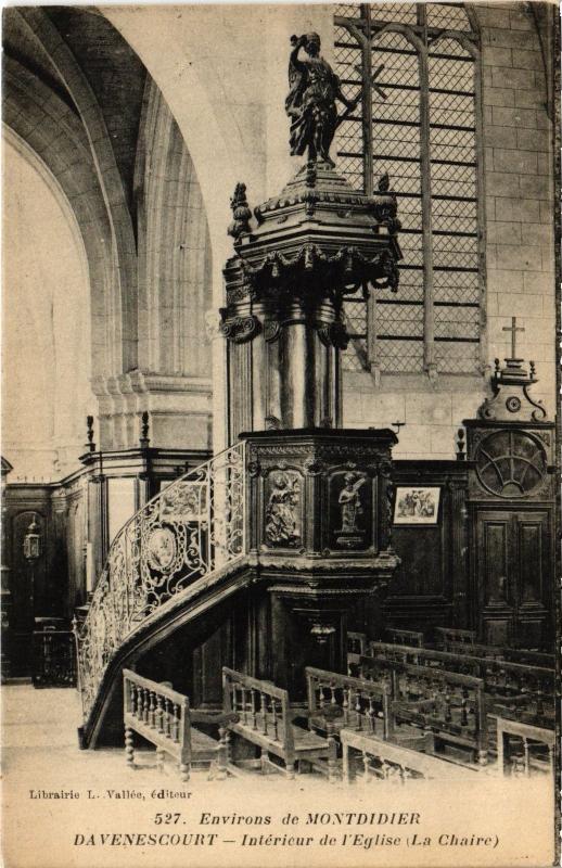 Carte postale ancienne Davenescourt interieur de l'eglise à Davenescourt