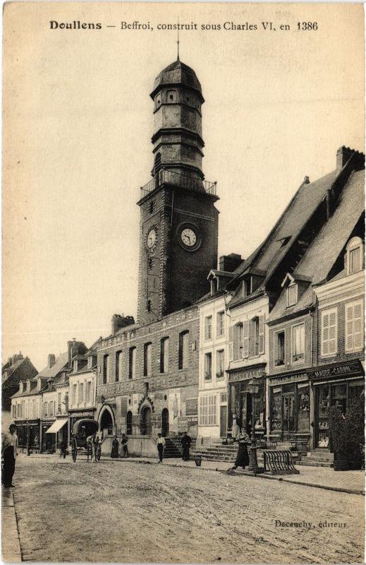 Carte postale ancienne Doullens Beffroi à Doullens
