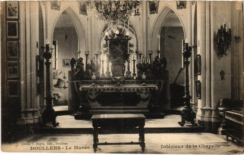 Carte postale ancienne Doullens le musee à Doullens