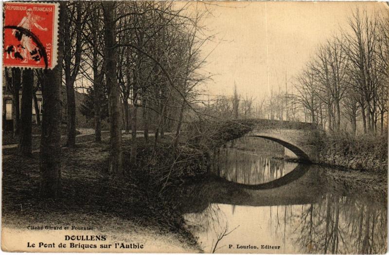 Carte postale ancienne Doullens Pont de Briques à Doullens