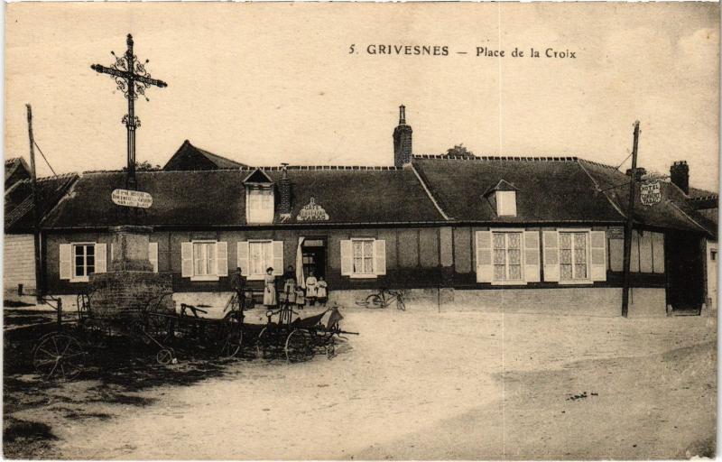 Carte postale ancienne Grivesnes Place de la Croix à Grivesnes