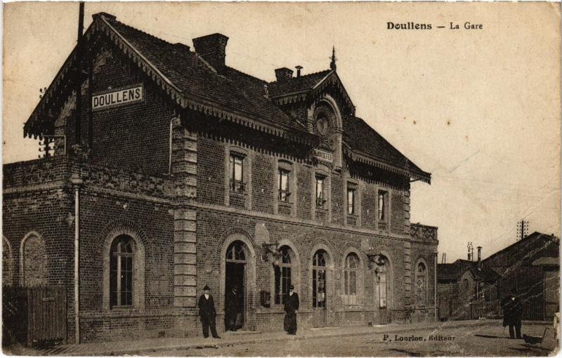 Carte postale ancienne Doullens la gare à Doullens