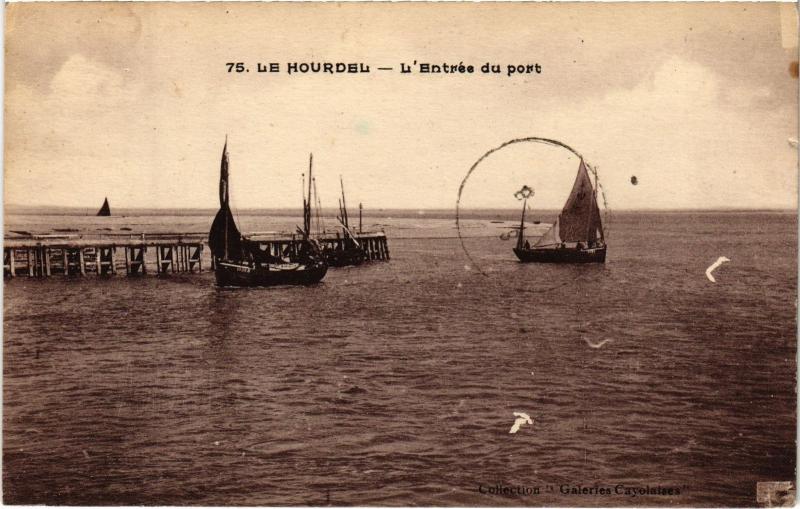 Carte postale ancienne Le Hourdel entree du port