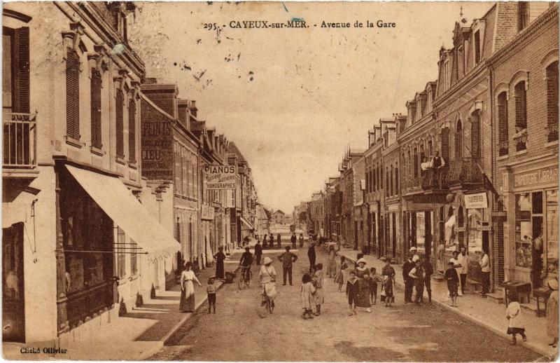 Carte postale ancienne Cayeux Avenue de la Gare