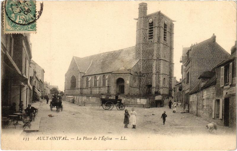 Carte postale ancienne Ault Place de l'Eglise