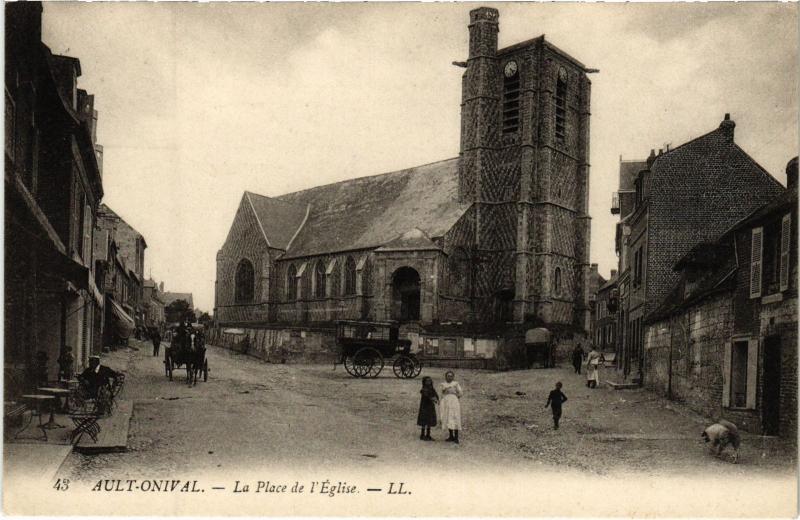 Carte postale ancienne Ault Place de l'Eglise