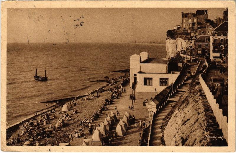 Carte postale ancienne Ault vue de la plage