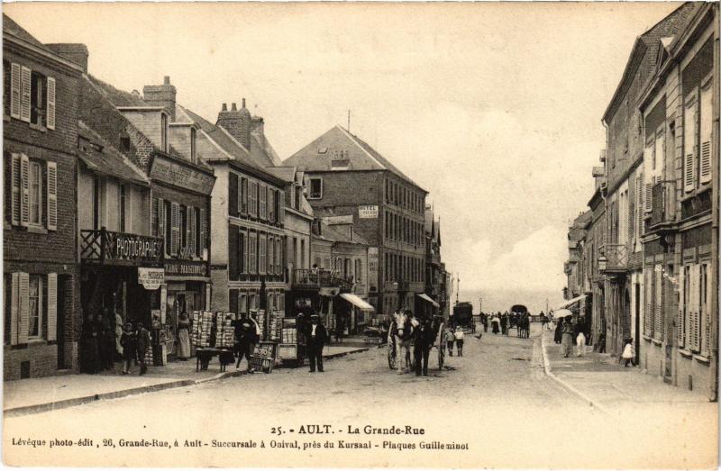 Carte postale ancienne Ault Grande Rue