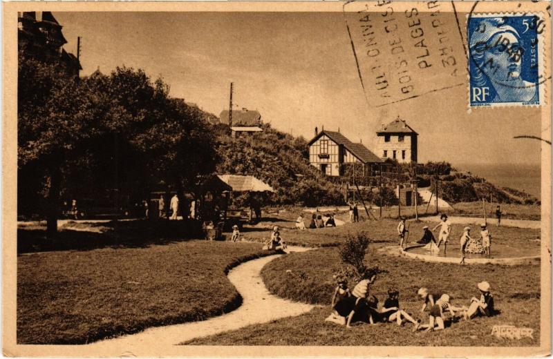 Carte postale ancienne Ault le Square des Jeux
