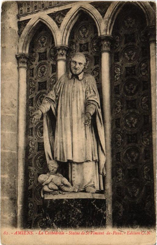 Carte postale ancienne Amiens la cathedrale Statue Saint-Vincent à Amiens