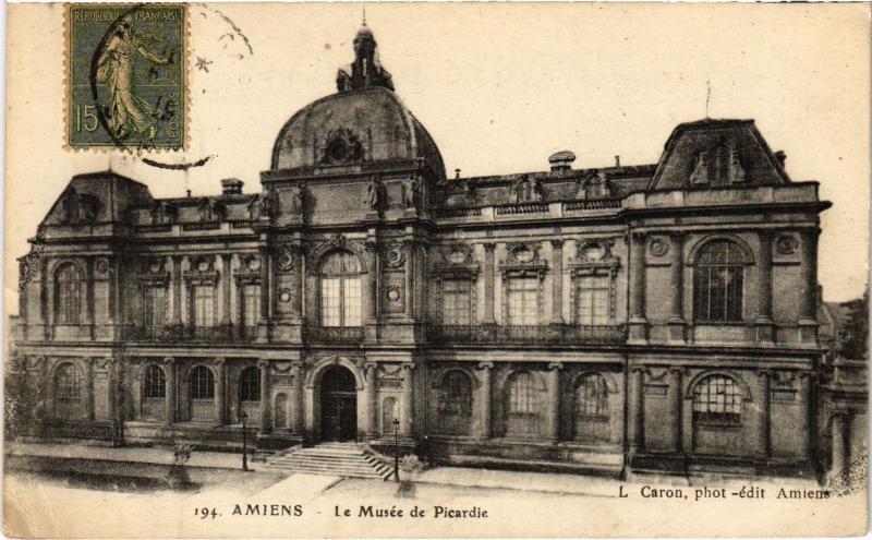 Carte postale ancienne Amiens Musee de Picardie à Amiens
