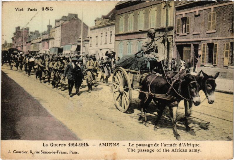 Carte postale ancienne Amiens la passage de l'armee d'Afrique à Amiens