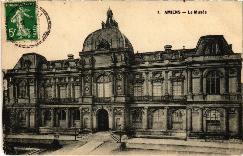 Carte postale ancienne Amiens le Musee à Amiens