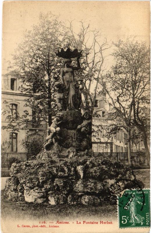 Carte postale ancienne Amiens Fontaine Herbet à Amiens