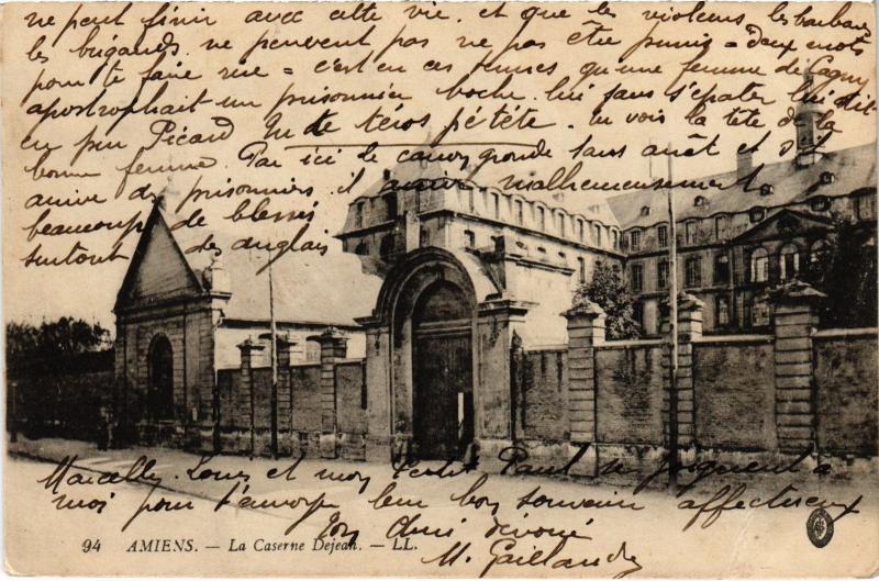 Carte postale ancienne Amiens Caserne Dejean à Amiens