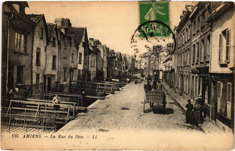 Carte postale ancienne Amiens Rue du Don à Amiens