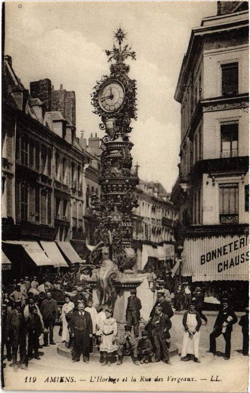 Carte postale ancienne Amiens Horloge et Rue des Vergeaux à Amiens