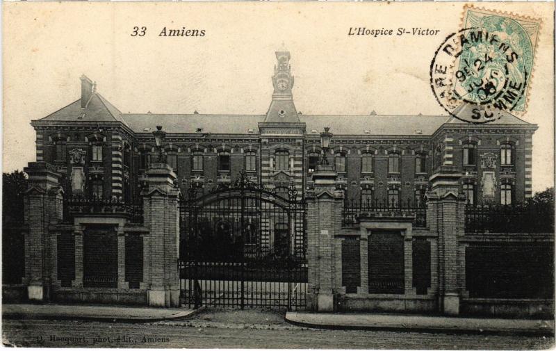 Carte postale ancienne Amiens Hospice Saint-Victor à Amiens