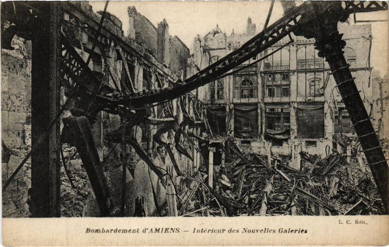 Carte postale ancienne Amiens interieur des Nouvelles Galeries à Amiens