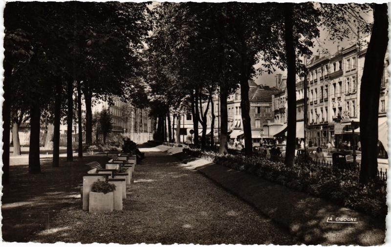 Carte postale ancienne Amiens Square Rene Goblet à Amiens
