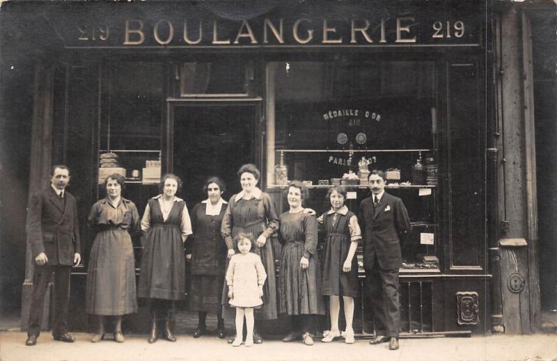Carte postale ancienne Paris XIe - Carte Photo - Boulangerie - 219 Rue Saint Maur A Paris à Paris 11e