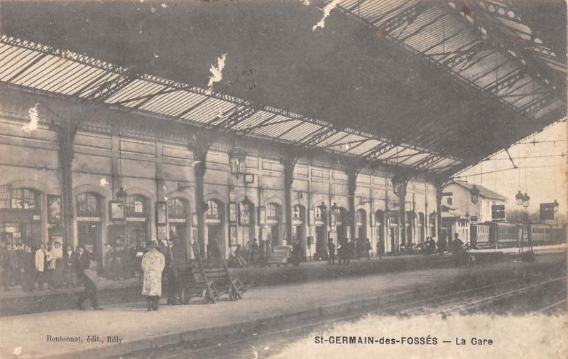 Carte postale ancienne Saint Germain Des Fosses - La Gare à Saint-Germain-des-Fossés