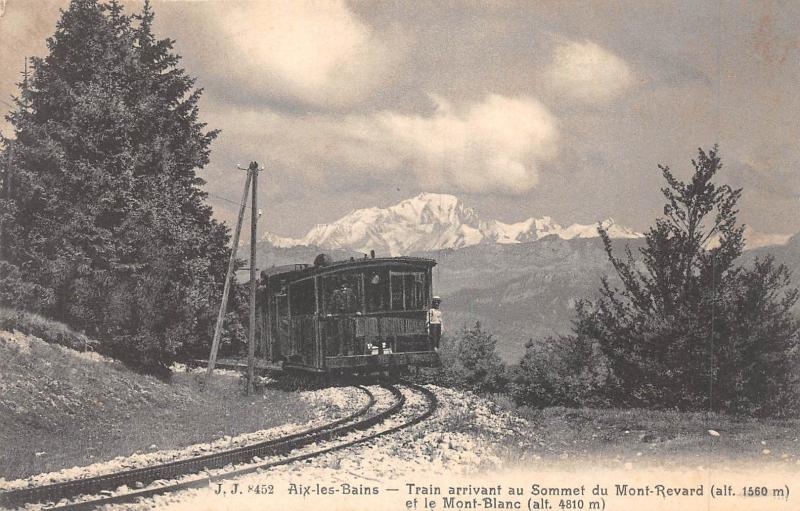 Carte postale ancienne Aix Les Bains - Train Arrivant Au Sommet Du Mont Revard à Aix-les-Bains