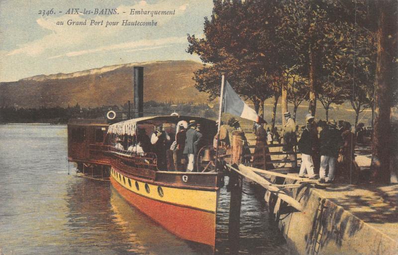 Carte postale ancienne Aix Les Bains - Embarquement Au Grand Port Pour Hautecombe à Aix-les-Bains