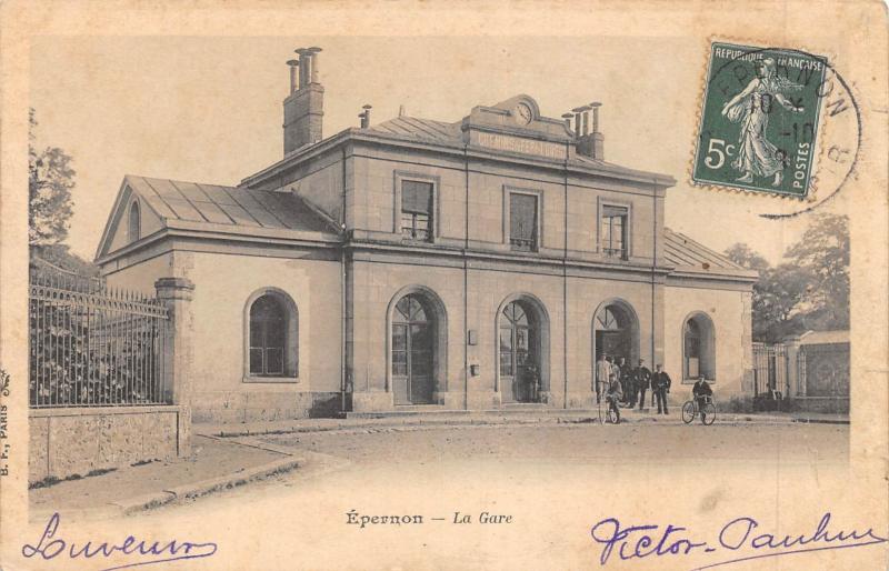 Carte postale ancienne Epernon - La Gare à Épernon
