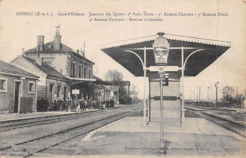 Carte postale ancienne Auneau - La Gare D'Orleans