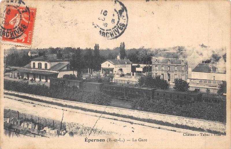 Carte postale ancienne Epernon - La Gare - Train à Épernon