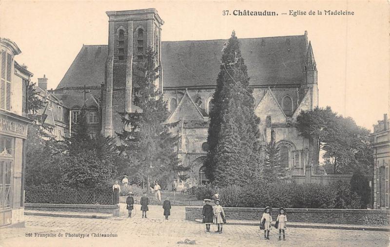 Carte postale ancienne Chateaudun - Eglise De La Madeleine à Châteaudun