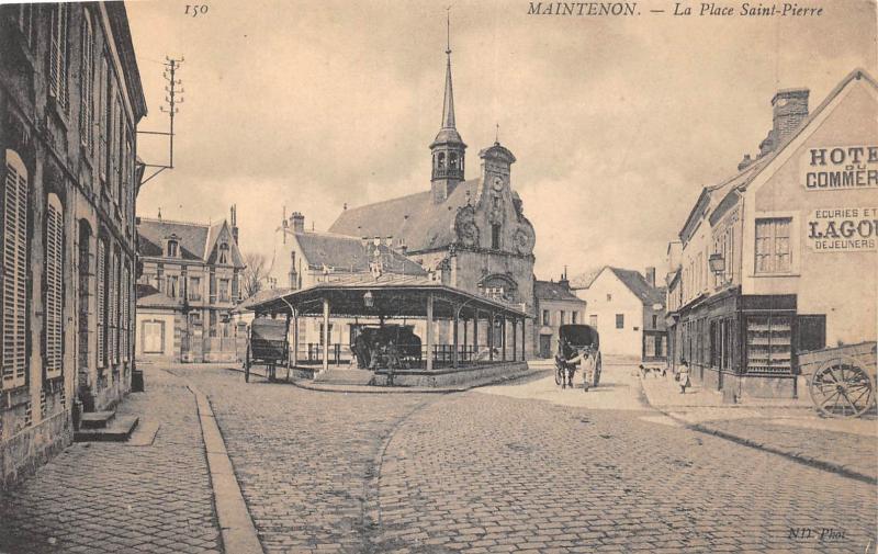 Carte postale ancienne Maintenon - La Place Saint Pierre à Maintenon
