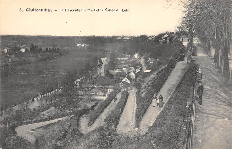 Carte postale ancienne Chateaudun - La Descente Du Mail Et Vallee Du Loir à Châteaudun