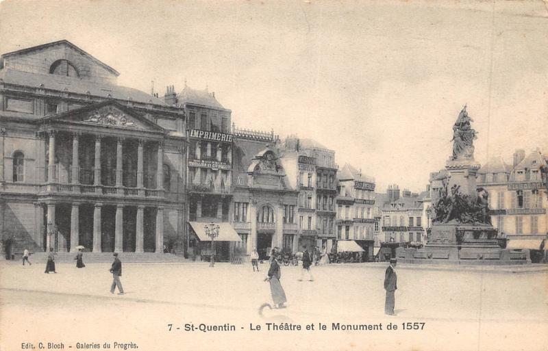 Carte postale ancienne Saint Quentin - Le Theatre Et Le Monument De 1557 à Saint-Quentin
