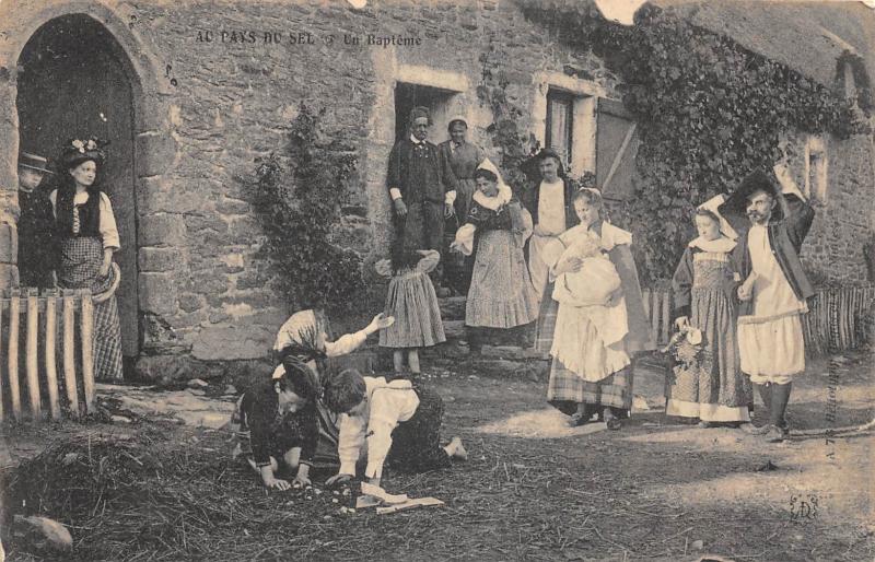 Carte postale ancienne Au Pays Du Sel - Un Bapteme