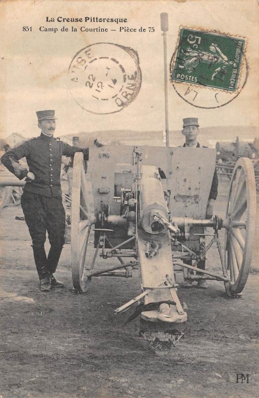 Carte postale ancienne Camp De La Courtine - Piece De 75 à La Courtine